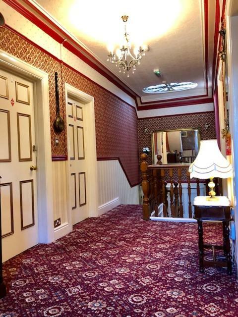 Sunnycroft Private Hotel ランディドノー エクステリア 写真